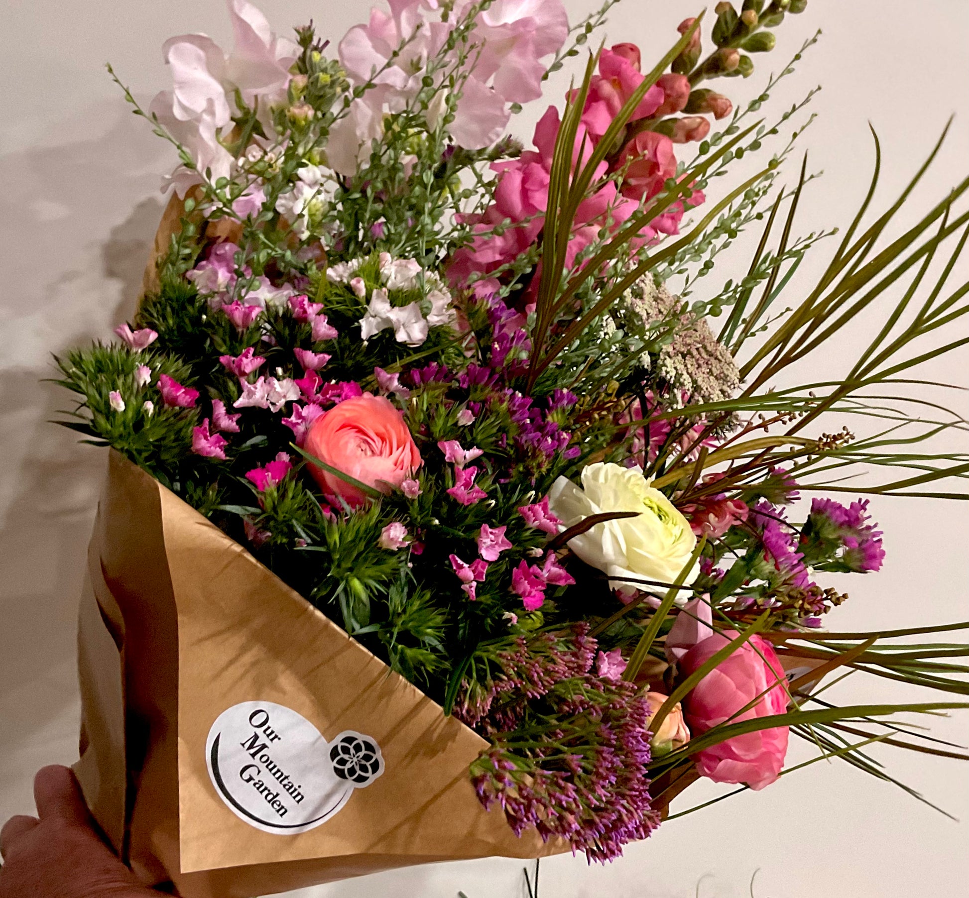 Statice Atlantis mixed cut flower arrangement Tamborine  Mountain, Qld